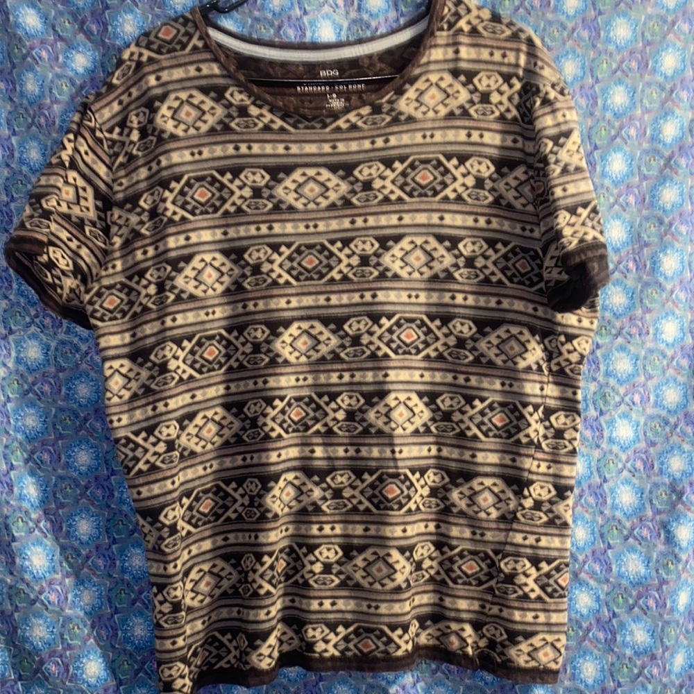 Men’s large BDG standard crew neck Psychedelic pattern